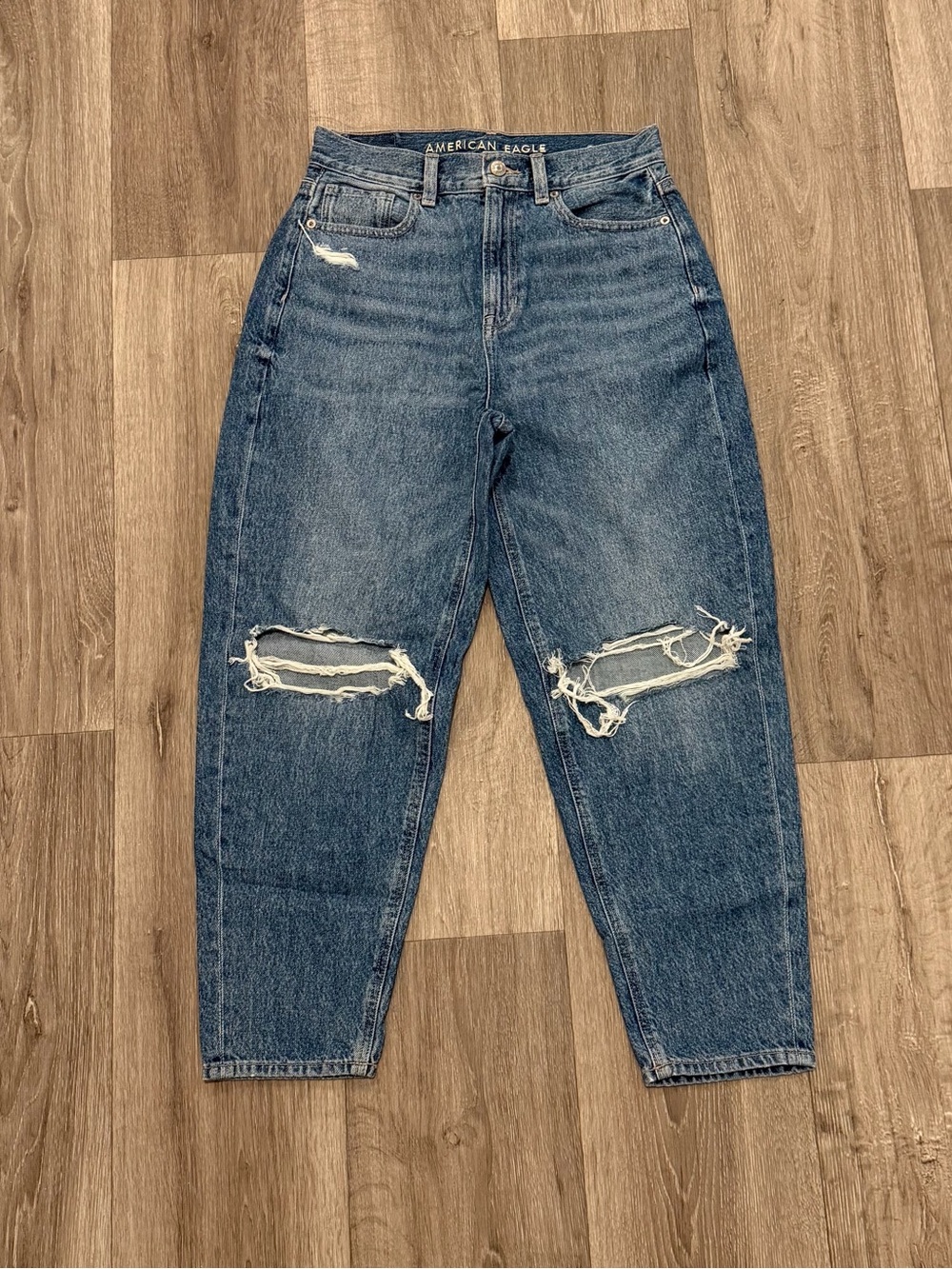 American Eagle Relaxed Mom Jean